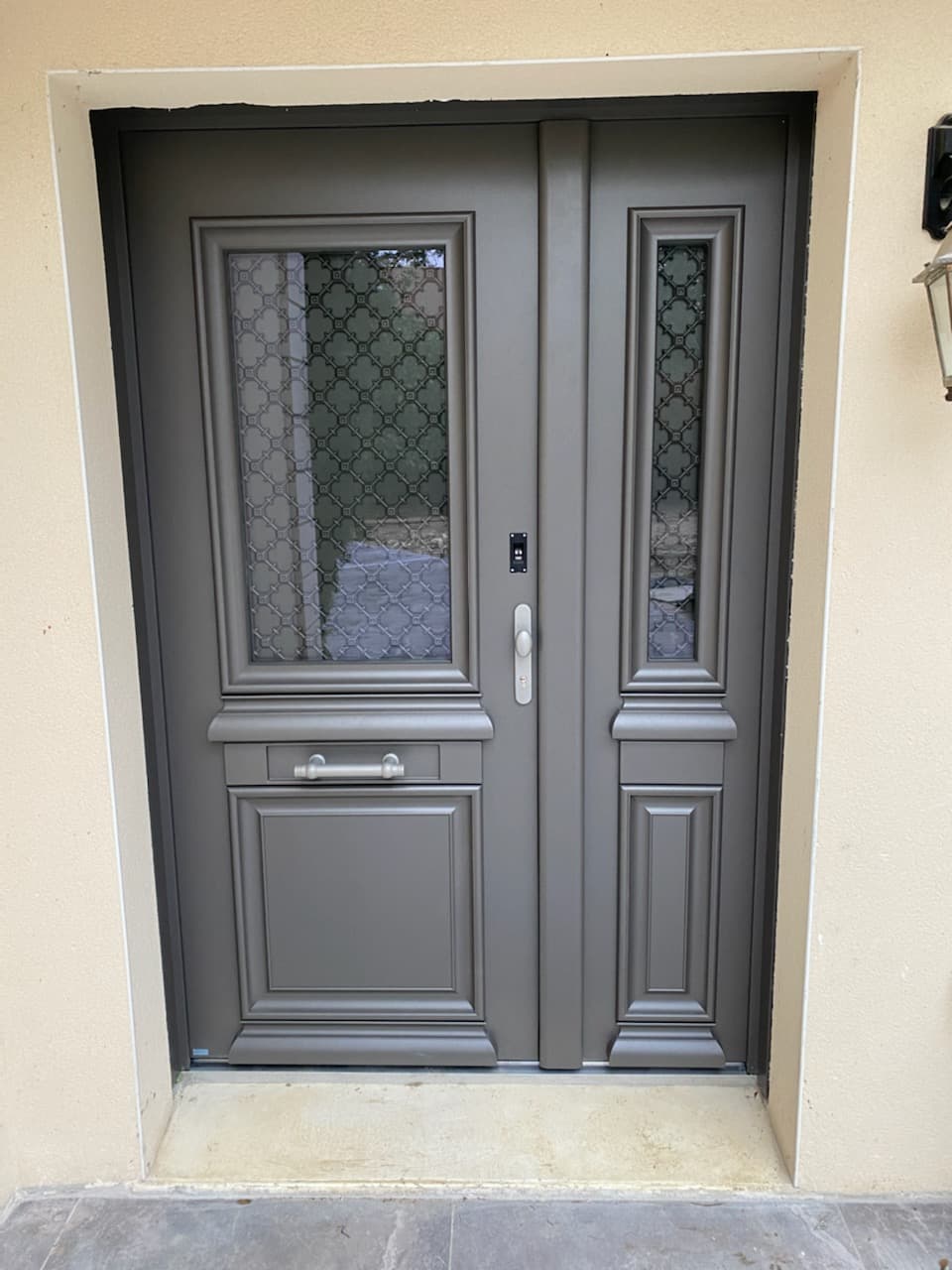 Porte d'Entrée installée par Casélia